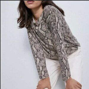 Zara | Lightweight Snake Print Sweater Exposed Seams Size Small